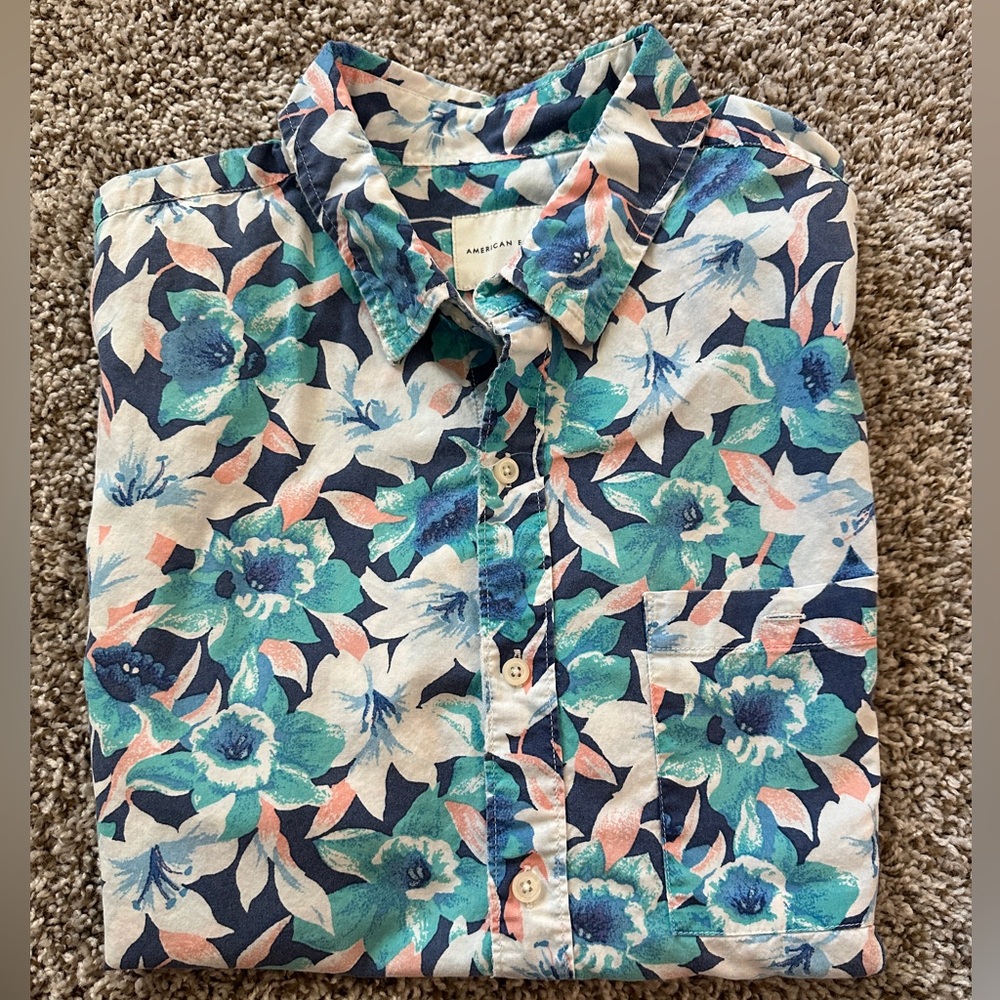 Mens American Eagle causal button down shirt